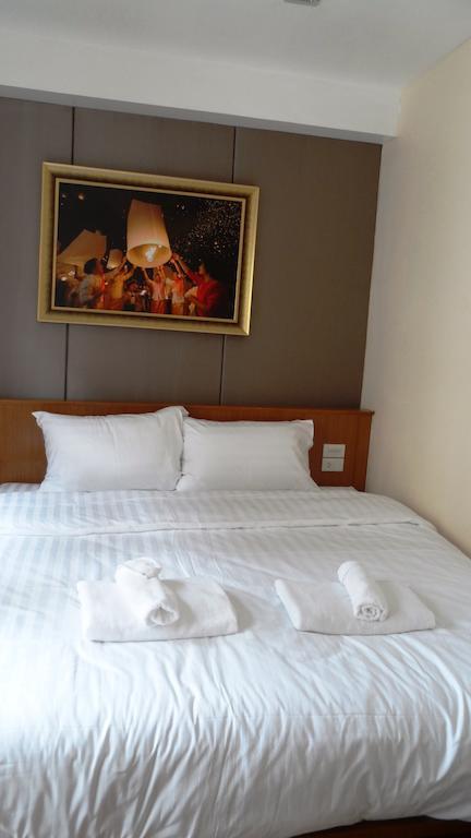 Oyo 1093 De Nawarat Chiang Mai Boutique Apartment الغرفة الصورة